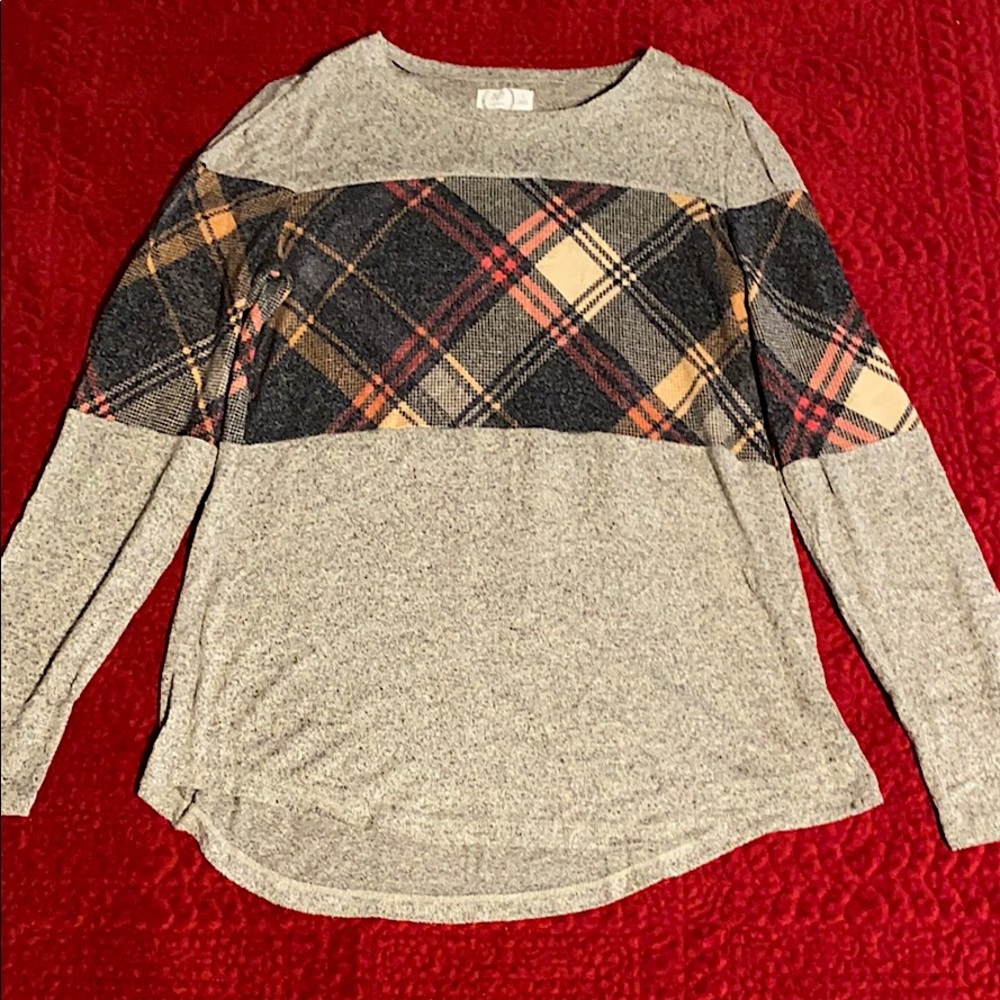 Maurices shirt